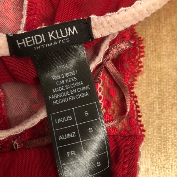 Heidi Klum Lace Bra/Panty Set In Red/Nude - Picture 6 of 6